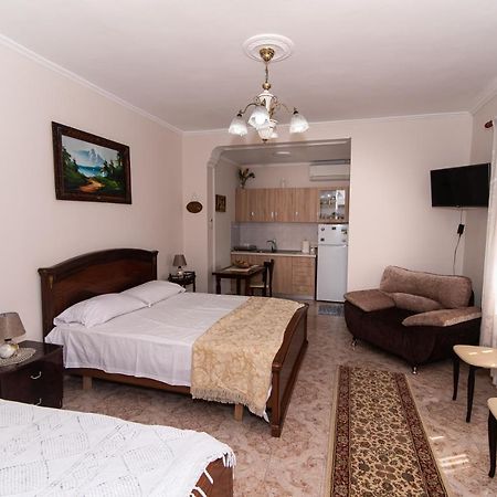 טיראנה Erla'S Apartment מראה חיצוני תמונה